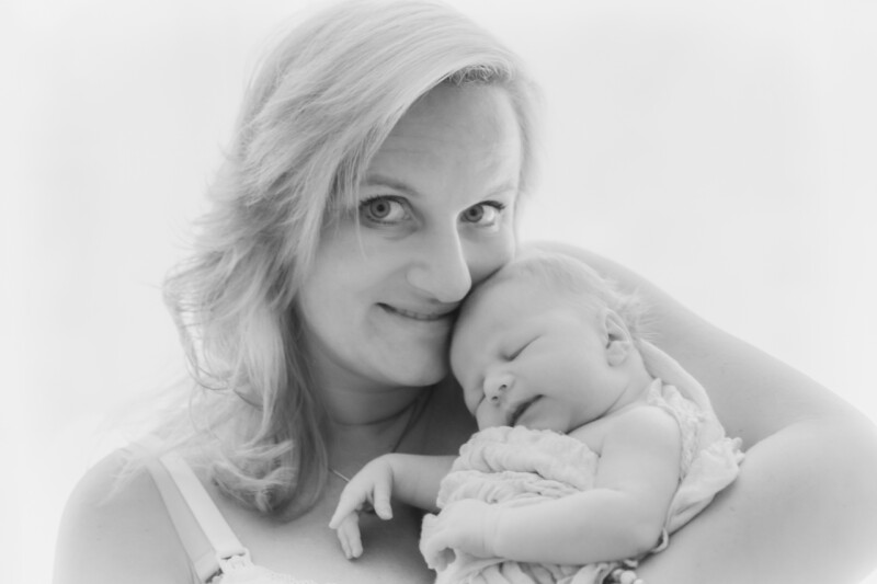 Newborn mateřské objetí